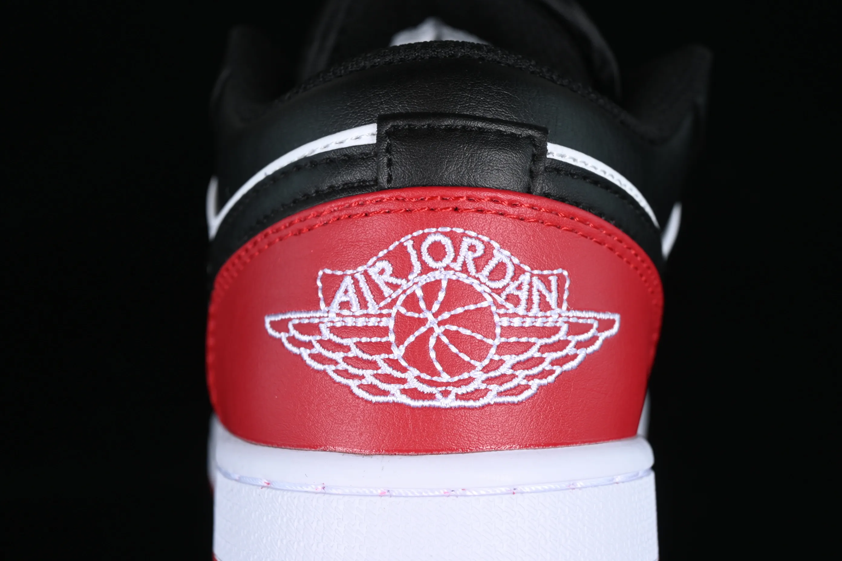 All categories Air Jordan Jordan series basketball shoes Air Jordan 1 Low Z version Air Jordan 1 Low SE "Bred Toe" AJ1 Joe 1 black and red low-top cultural casual sneakers 553558-161